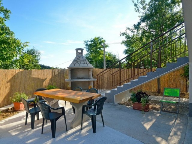 Buzet - Apartment Nada