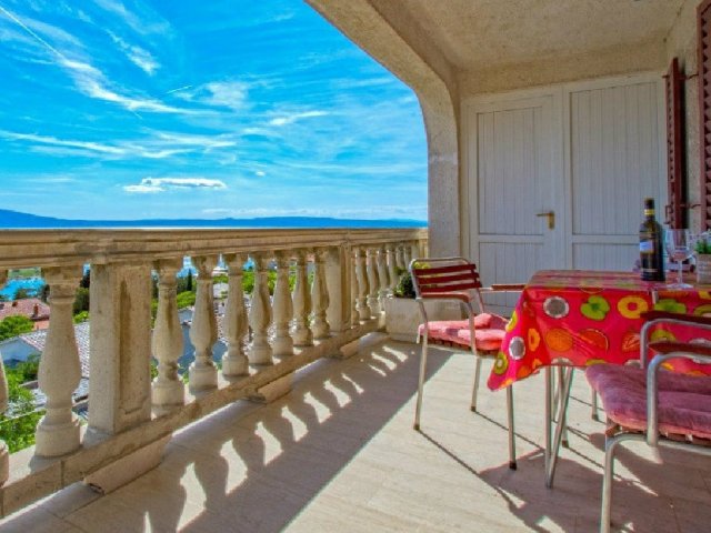 Novi Vinodolski - Villa Mira-App. 2+1 (2nd Floor)