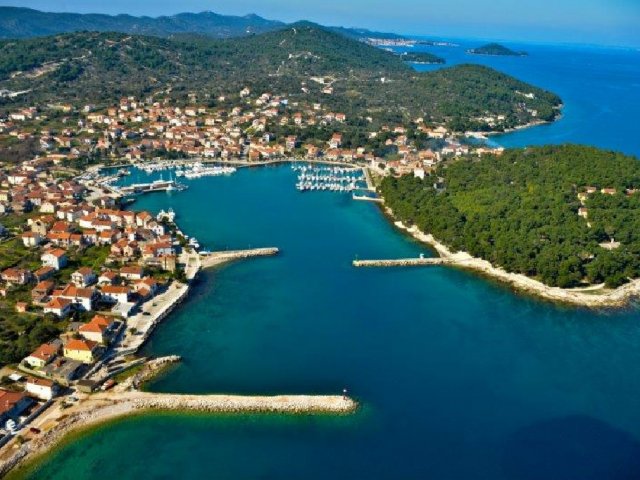 Ugljan-Kukljica - Ferienhaus "AXA" 6+2