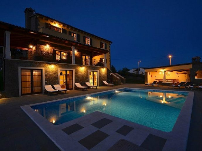 Buzet - Villa Maslina for 12 Person