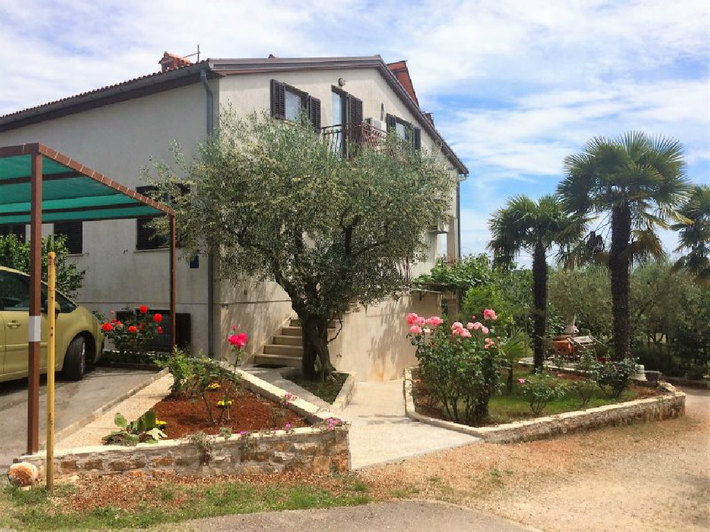 Lovrecica - Apartments Markelj Ap. 3 (4+1)