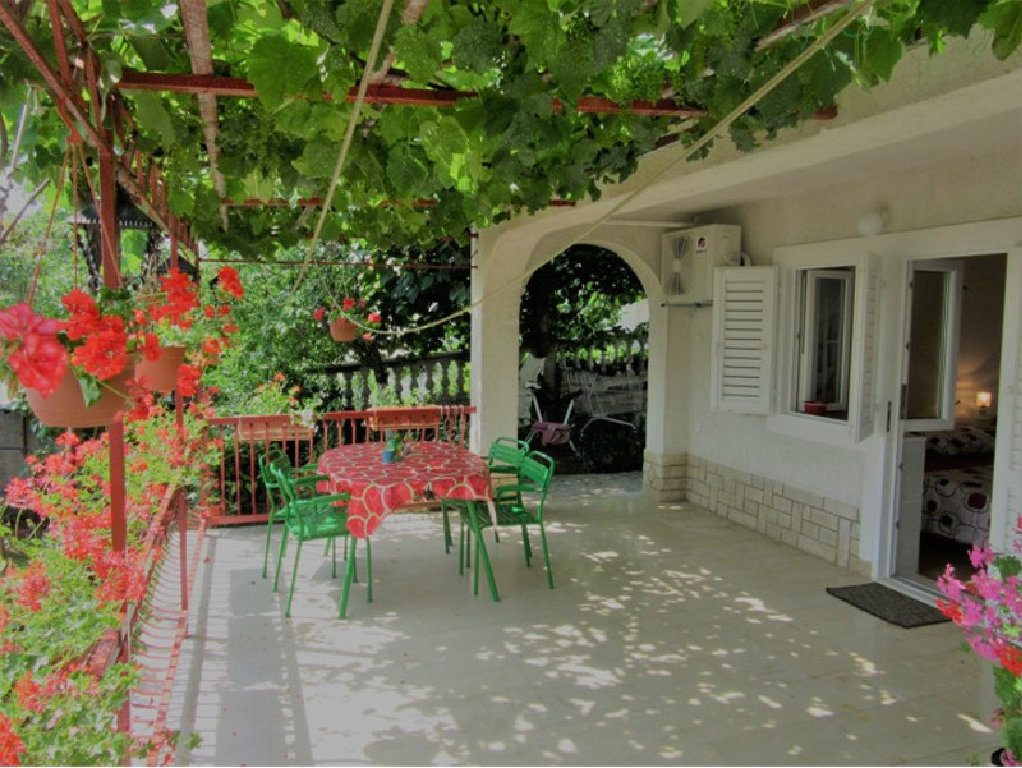 Novi Vinodolski - Villa Mira-App. 3+1 (Erdgeschoss)