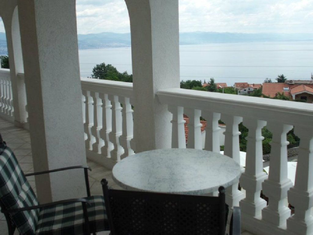 Icici - Villa Chiara – Apartment „ZUTI“